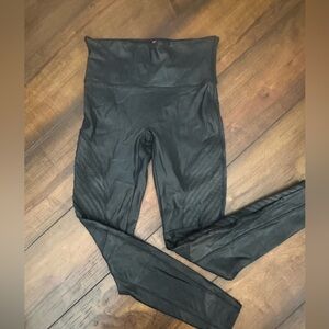 Women’s size medium, black spanx leggings